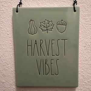 Rae Dunn | NWT Green “Harvest Vibes” Wall Decor